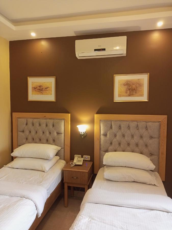 Mariam Hotel Madaba Exterior photo